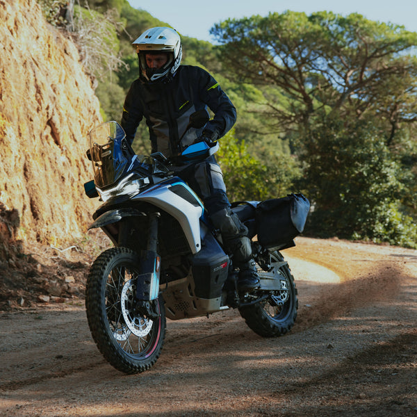 How to Pack Soft Panniers to Keep the Weight Low