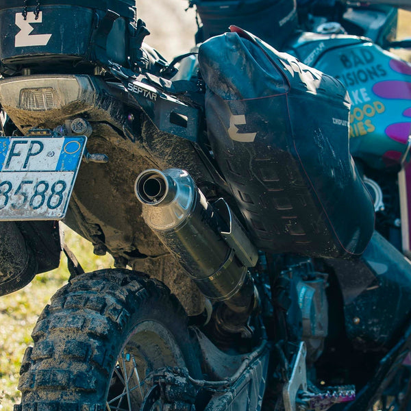 Rackless vs Rack-Mounted Soft Panniers: Which Setup Makes Sense for Real-World ADV Riding?